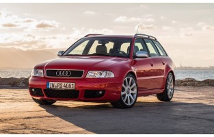 Tappetini Audi RS4 B5 (1999 - 2001) velluto logo