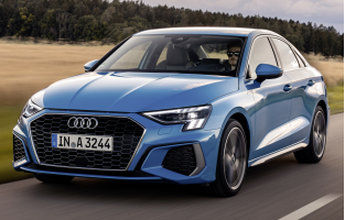 Tappetini Audi A3 8 Berlina MHEV Ibrido leggero (2020-presente) logo Hybrid